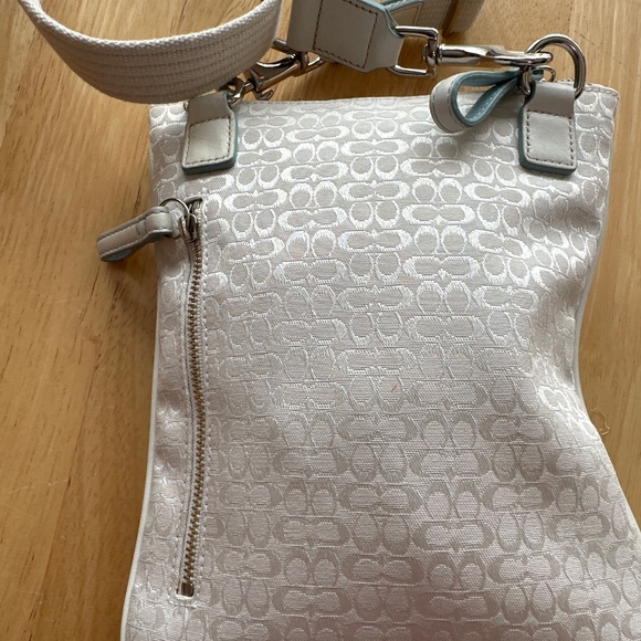 Coach Bee Bag - Picture 2 of 7